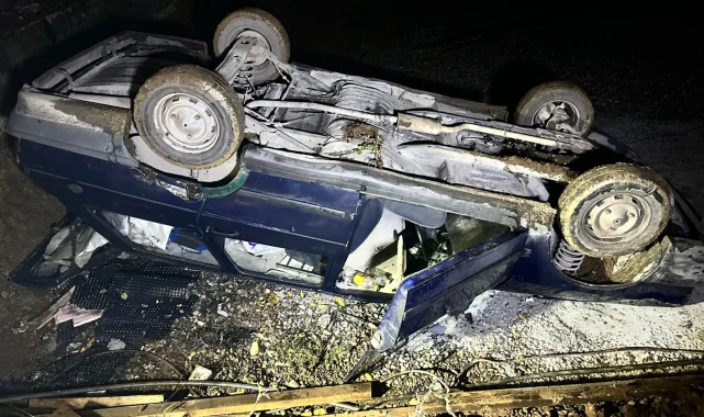 Düzce'de şantiye alanına giren otomobil devrildi!