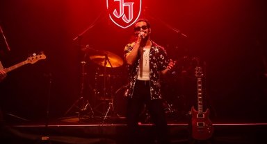 Gökhan Türkmen'den Fransızca şarkı sürprizi