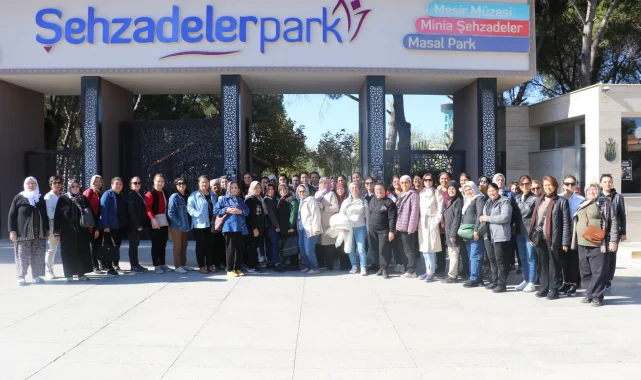 Sarıgöllü kadınlar Manisa'yı adım adım gezdi