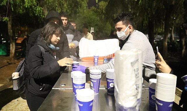 Antalya Büyükşehir'den final haftasında öğrencilere sıcak çorba ikramı