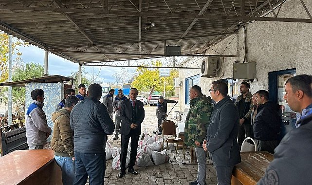 Başkan Topaloğlu'ndan belediye personeline teşekkür ziyareti
