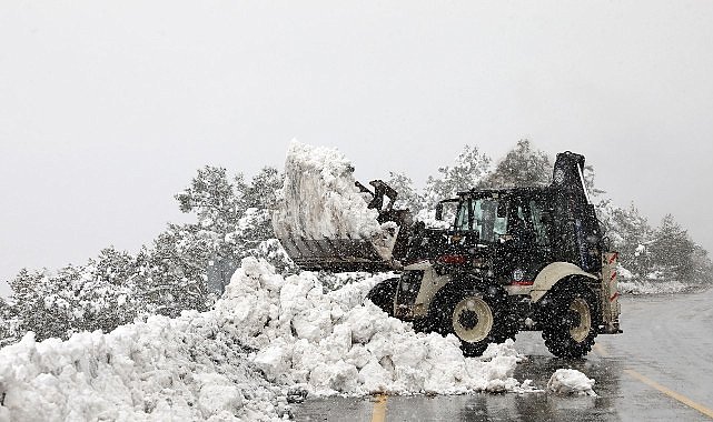 Beyaza Bürünen Muğla'da Yollar Ulaşıma Açıldı