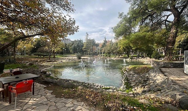 Manisa Büyükşehir, Fatih Parkı Süs Havuzu Bakım ve Onarım Çalışmalarını Tamamladı