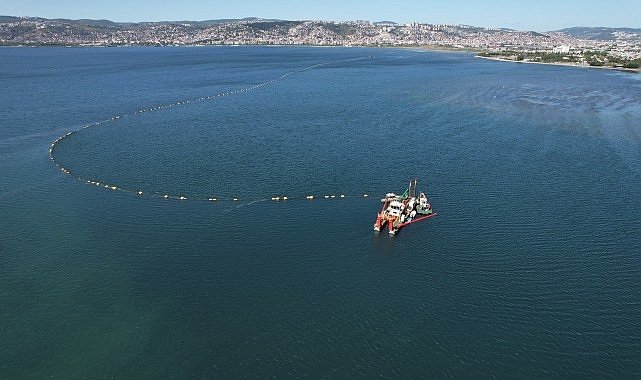 Büyükşehir, İzmit Körfezi'ni hem koruyor hem temizliyor İzmit Körfezi 7/24 gözetim altında