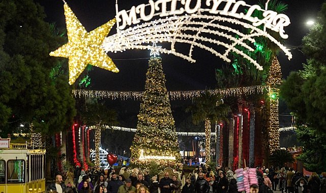 İzmir 2025'i Kültürpark'ta coşkuyla karşıladı