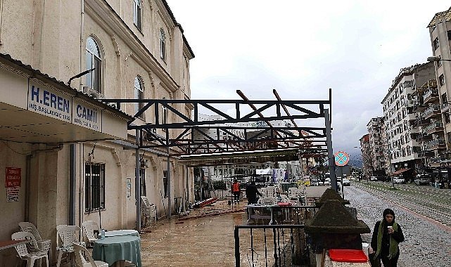 İzmit Eren Camii'ne yeni sundurma
