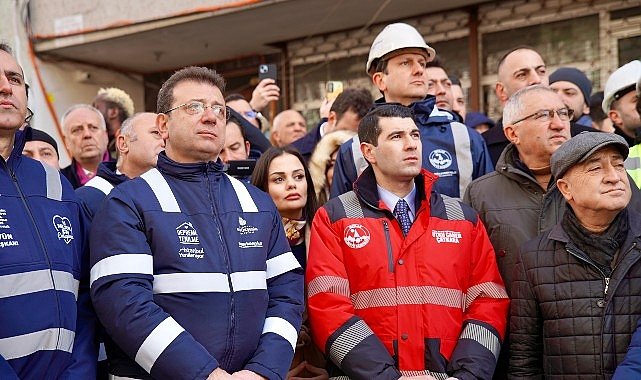 Avcılar'da Ekrem İmamoğlu'nun Katılımıyla Riskli Bina Yıkımı Yapıldı