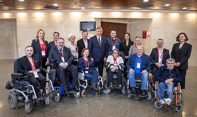 Başkan Tugay'dan engelliler için müjdeler