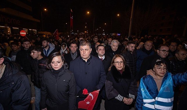 Başkan Tugay'dan felaketin yıl dönümünde halkla beraber sessiz yürüyüş “Yaşadıklarımıza kader diyemeyiz