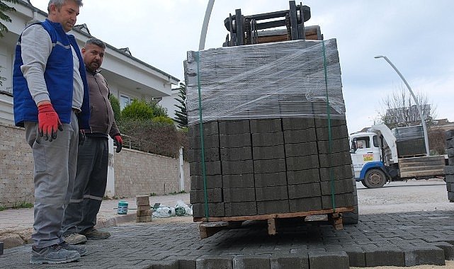 Kemer'de yol çalışmaları