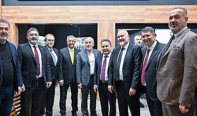 Başkan Böcek ITB Berlin fuarında Antalya'yı tanıtıyor
