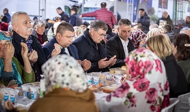 Başkan Tugay, Bayındırlılarla aynı sofrada buluştu “Gerçek zenginlik bir arada olabilmek