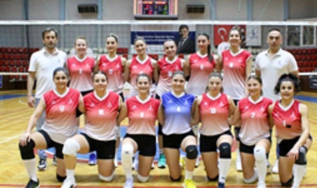 Celal Atik Spor Salonu'nda parke ısınıyor