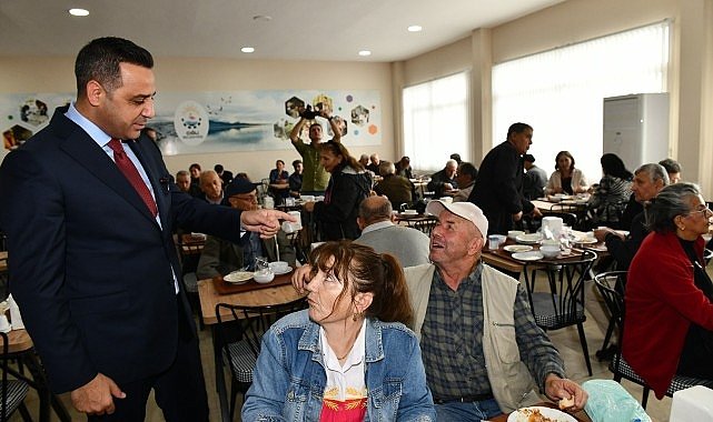Çiğli Belediyesi'nden Mahallelerde İftar Sofraları