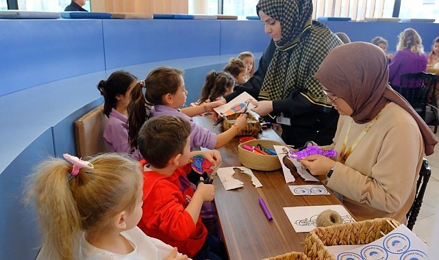 Milli İrade Meydanı'nda çocuklar çok neşeli