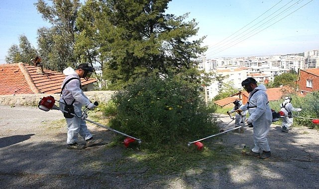 Çiğli Belediyesi'nden Yaz Öncesi Yoğun Kosa Mesaisi
