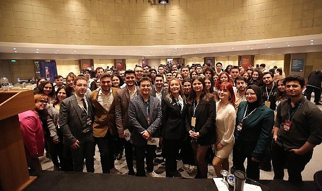 Gençler iklim krizine karşı seslerini Konak'tan yükseltecek