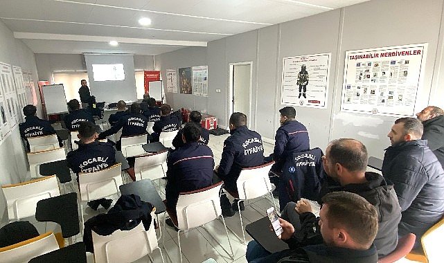 İtfaiye personeline 'asansörde kurtarma' eğitimi