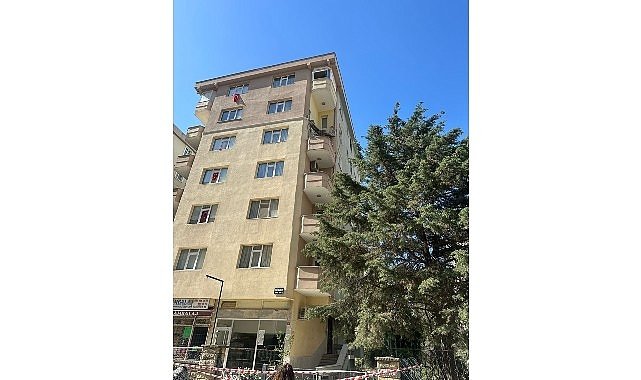 Kadıköy'de bulunan binada balkon çökmesi hakkında bilgilendirme