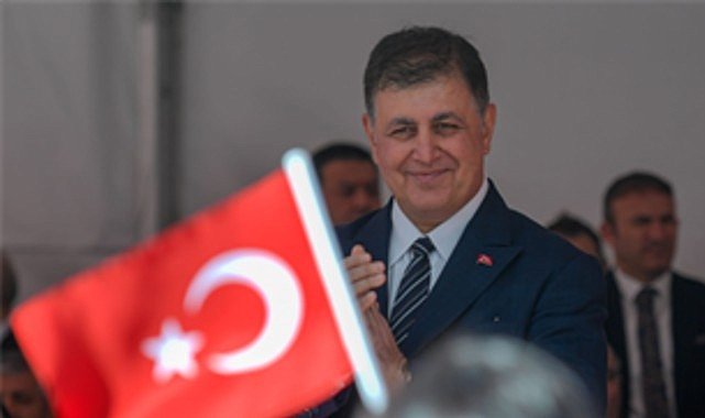 Tugay: İzmirlileri, 23 Nisan 1920'nin aydınlığıyla selamlıyorum