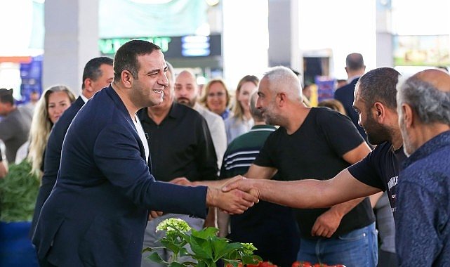 Başkan Erman Uzun'dan bayram öncesi pazaryeri ziyareti