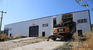 Tahtalı'da kaçak yapı yıkıldı