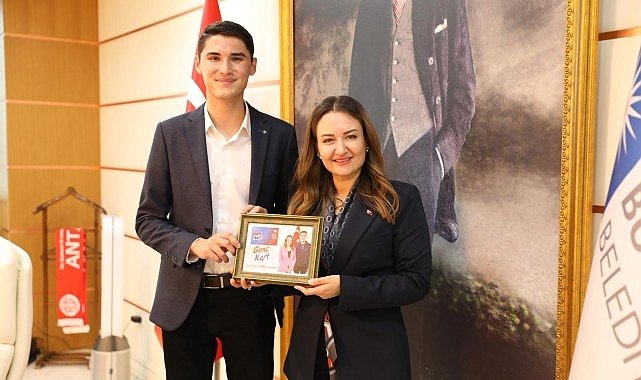 Büyükşehir Başkan Vekili Özdemir'e “Genç Kart