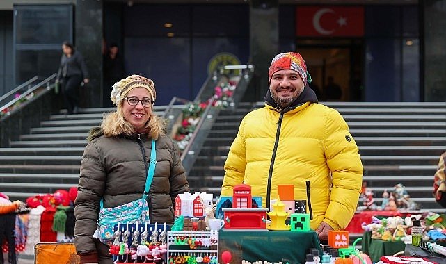 Buca'da yeni yıl pazarına büyük ilgi