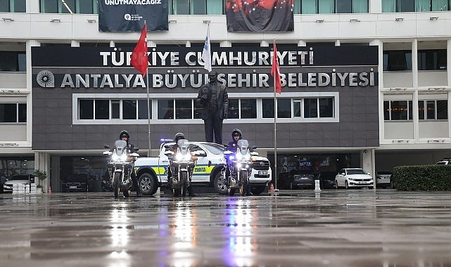 Büyükşehir ekipleri yılbaşı mesaisine hazır