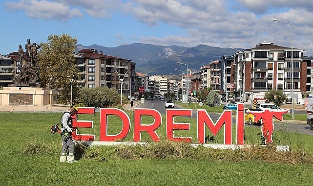 Park ve yeşil alanları ile nefes alan Edremit.. 