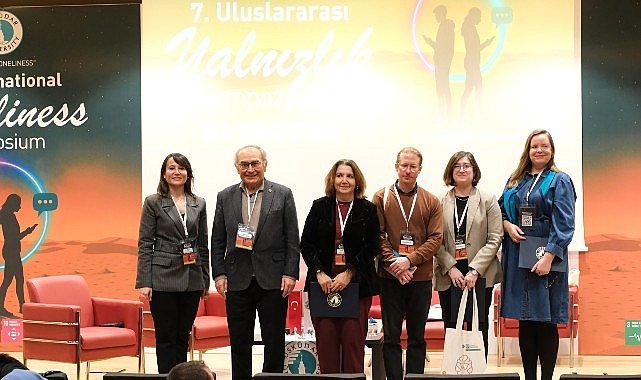 Prof. Dr. Nevzat Tarhan: “Dostluk duygusunu kaybettiğimiz için yalnızız