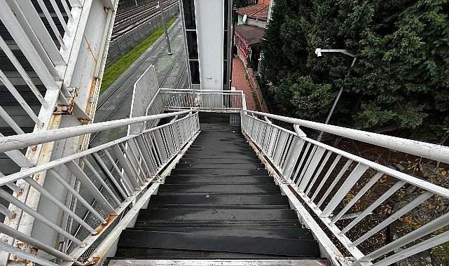 Üst geçitler Büyükşehir'le uzun ömürlü ve güvenli