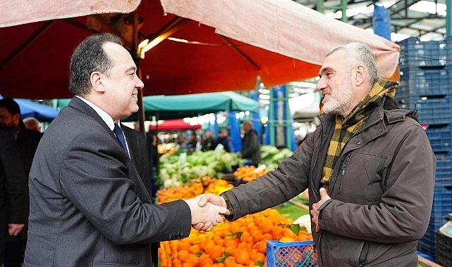 Başkan Dutlulu Perşembe Pazarı'nda Esnafla Bir Araya Geldi