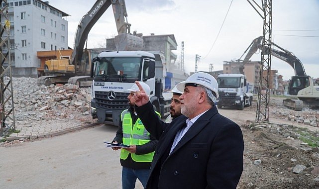 Başkan Sandıkçı'dan Yakın Takip: Dev Dönüşüm Son Hız Devam Ediyor