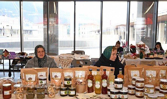 Girişimci Kadınların El Emeği Osmangazi Meydanı'nda Buluştu
