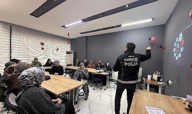 Anne Şehir'de 'En İyi Narkotik Polisi Anne' eğitimi