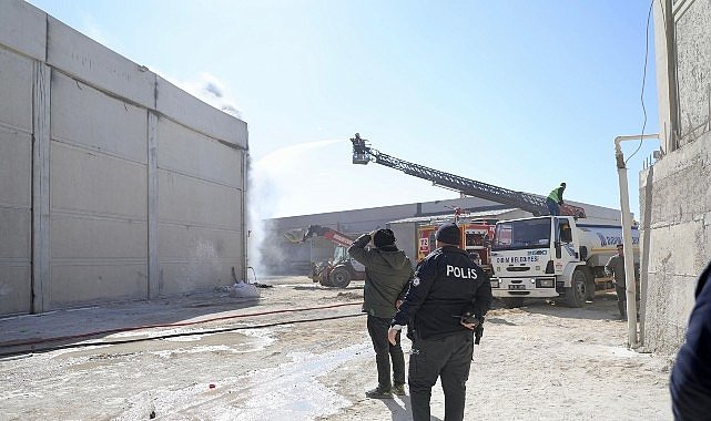 Başkan Hatice Gençay Yangın Sürecini Ekiplerle Birlikte Sahada Takip Etti