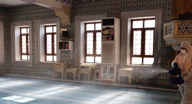 Bayrampaşa'da camiler dezenfekte ediliyor