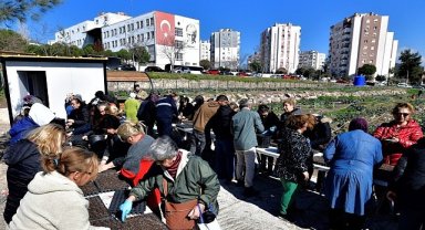 Bornova'da toprak kadınlarla canlanıyor