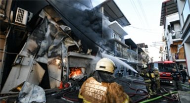 Buca'da iş yeri yangını panik yarattı