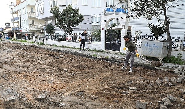 Edremit Belediyesi'nden İkizçay Mahallesi'nde yoğun yol mesaisi