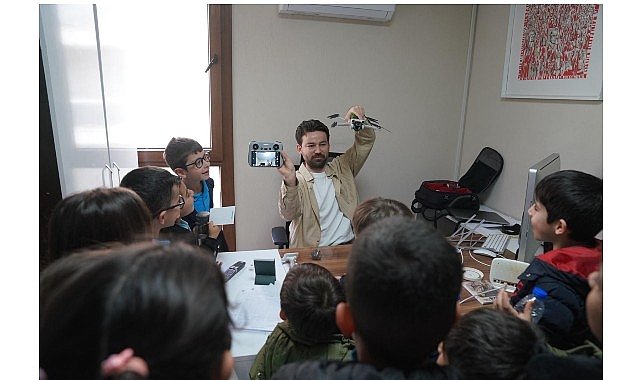 Seferihisar'da miniklerden anlamlı ziyaret: Başkan Yetişkin öğrencilerle buluştu