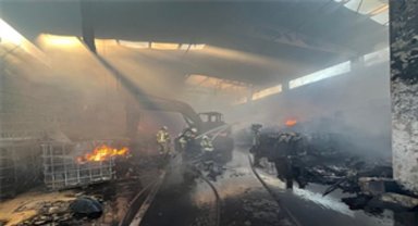 Torbalı'daki fabrika yangını kontrol altına alındı