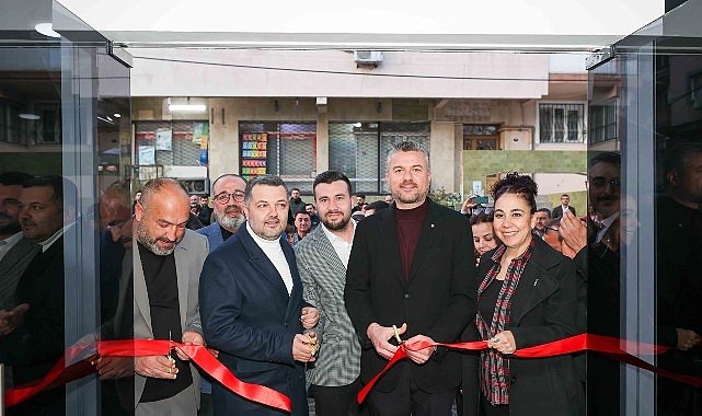 Başkan Görkem Duman, Buca Yardımlaşma Derneği 'nin açılışını gerçekleştirdi