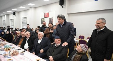 Başkan Kocaman Kartepe'de İftar Sofralarını Ziyaret Etti