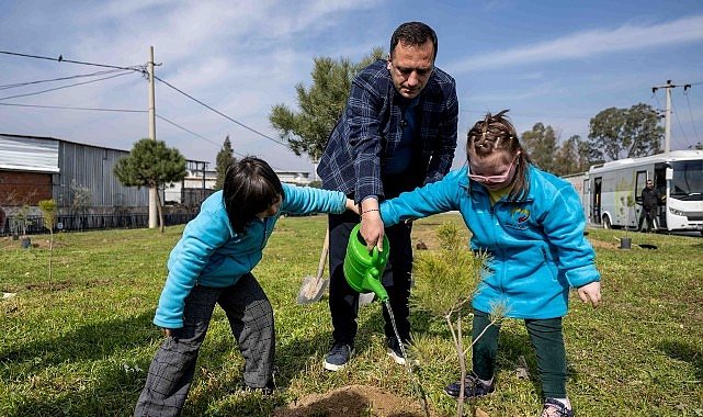 Bornova'nın en özel fidanları toprakla buluştu