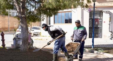 Burhaniye'de Park ve Yeşil Alanlarda Bahar Temizliği