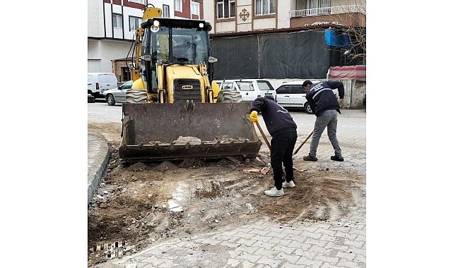 Edremit Belediyesi Altınkum'da ve Kadıköy'de Yolları Yeniliyor