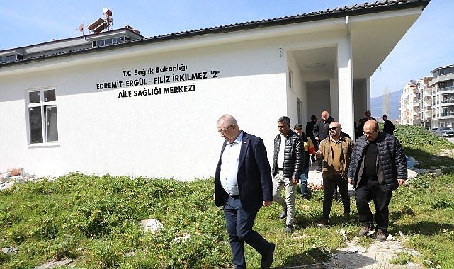 Edremit Belediyesi'den Narlı'dan Bostancı'ya saha mesaisi