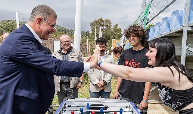 İzmir'de gençler yalnız değil